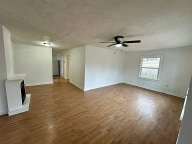 Main picture of 304 W 14th St