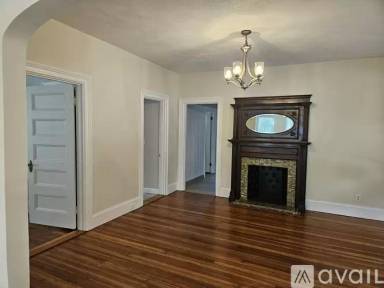 Main picture of 221 Knight St