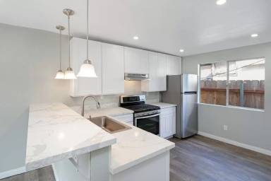 Main picture of 230 Zenith St