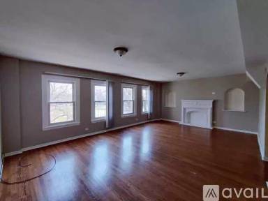 Main picture of 6042 N Washtenaw Ave