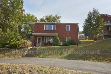 Main picture of 707 Nelson Dr