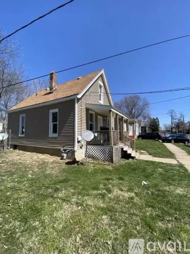 Main picture of 815 W Macqueen Ave