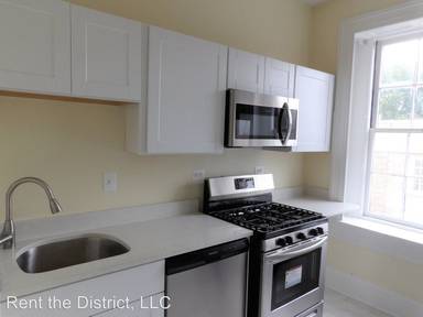 Main picture of 1338 Wisconsin Ave NW