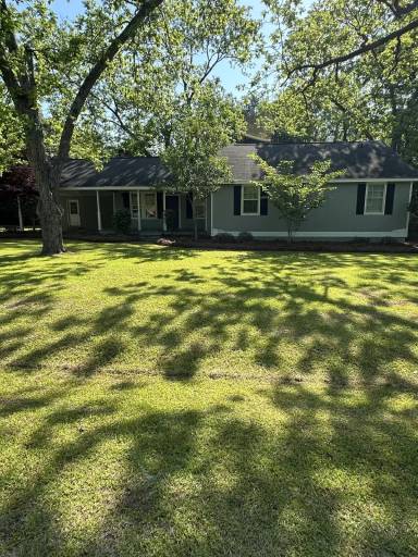 Main picture of 2409 Thornhill Rd