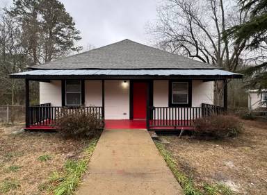 Main picture of 818 Troup St