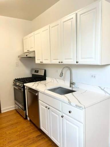 Main picture of 3624 N Greenview Ave