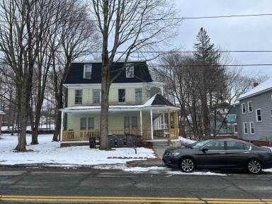Main picture of 222 Chestnut St
