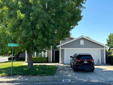 Main picture of 2898 Dandelion Cir
