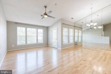Main picture of 3021 Hunting Ridge Dr