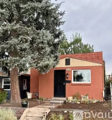 Main picture of 2038 S Acoma St