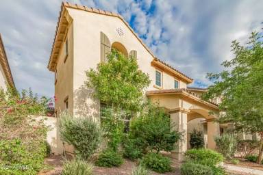 Main picture of 2417 N Heritage St