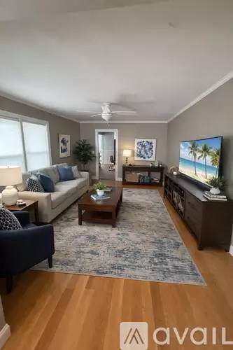 Main picture of 19 Broadway St