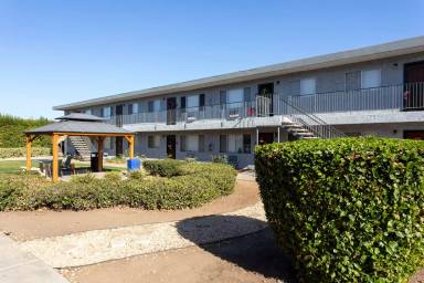 Main picture of 1386 Oakdale Ave