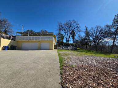 Main picture of 19090 Hollow Ln