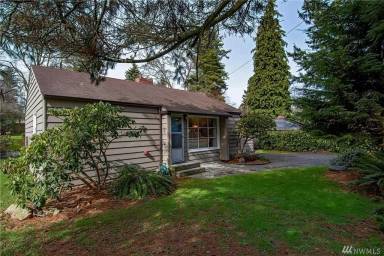 Main picture of 18323 10th Ave NE