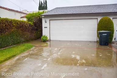 Main picture of 1061 E Palmyra Ave