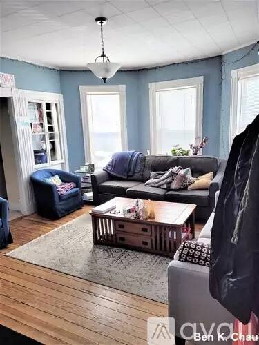 Main picture of 5 Irving St