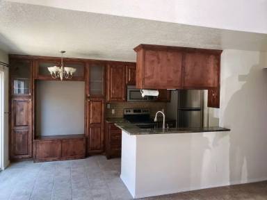 Main picture of 1932 Dartmouth Dr NE