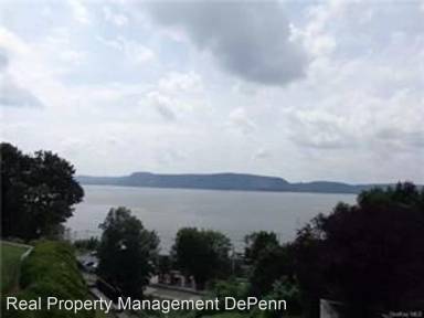 Main picture of 11 Hudson Point Ln