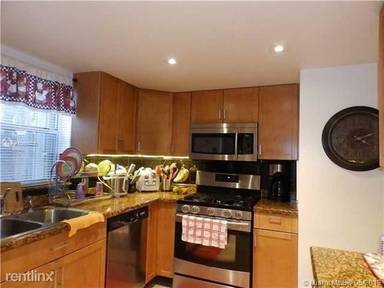 Main picture of 11008 SW 71st Ln