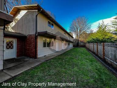 Main picture of 350 NW Willamina Dr