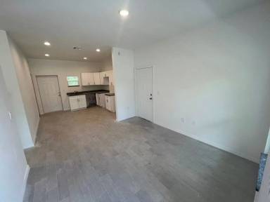 Main picture of 2811 11th St W
