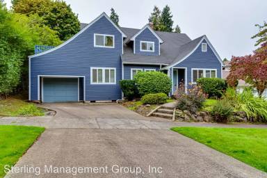Main picture of 2062 Orchard St