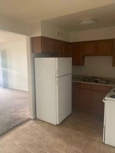 Main picture of 555 S Royal Crest Cir