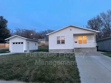 Main picture of 5435 N 35th St