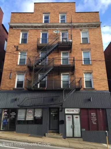 Main picture of 407 Station St