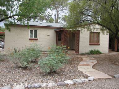 Main picture of 2922 E Waverly St