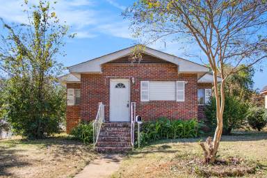 Main picture of 1250 Indiana St