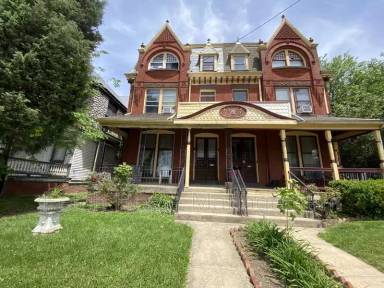 Main picture of 927 E King St