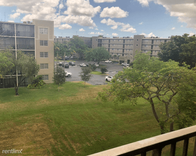 Main picture of Lakeshore At University Park
