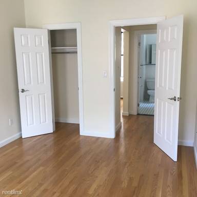 Main picture of 218 W 10th St