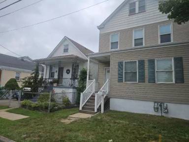Main picture of 42 Highland Ave