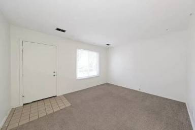 Main picture of 2825 N 47th St