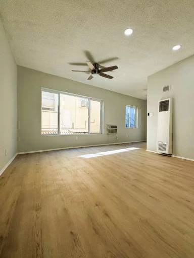 Main picture of 3145 S Canfield Ave