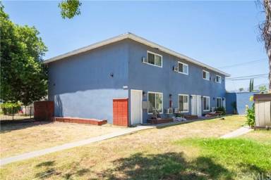 Main picture of 4722 Canoga St