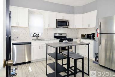 Main picture of 40 Lawrence St