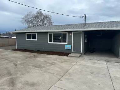 Main picture of 1733 Crater Lake Ave
