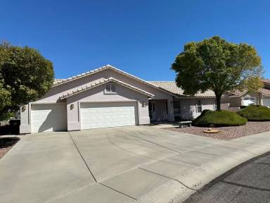 Main picture of 660 Country Club Dr