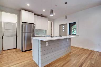 Main picture of 2000 Reynolds Avenue - 203