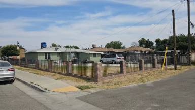 Main picture of 348 Clyde St