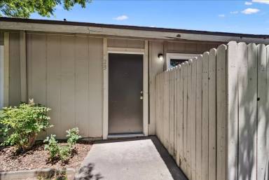 Main picture of Pinewood Apartments