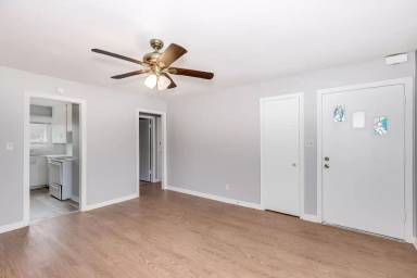 Main picture of 542 W Dayton Ave