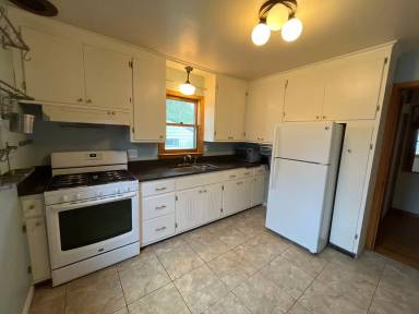 Main picture of 1577 Alameda St