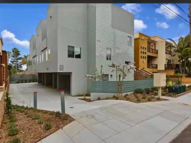 Main picture of 4034 Riviera Dr