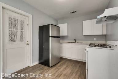 Main picture of 1626 W 6th St