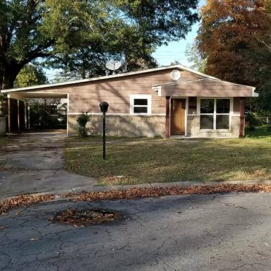 Main picture of 2409 Eloise Cir